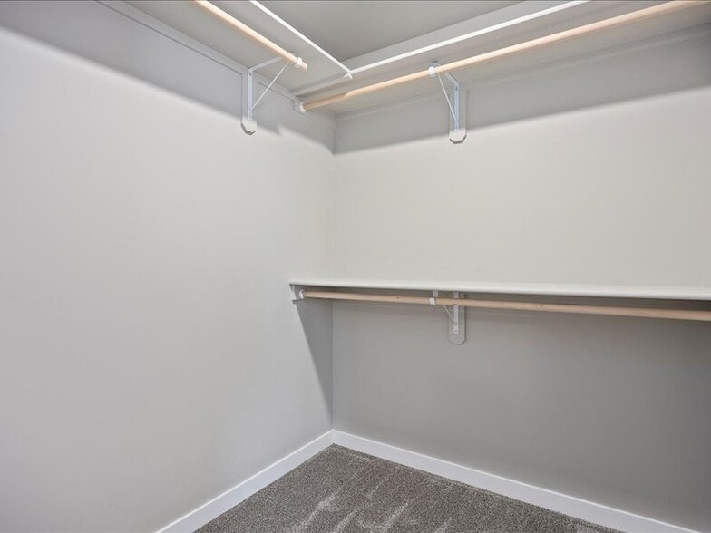 Building Photo - 1308 N Buchanan St