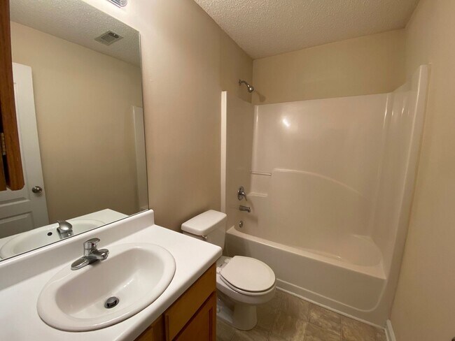 Building Photo - BRIDGEWATER HOME! PRE-LEASING FOR JUNE 20TH!