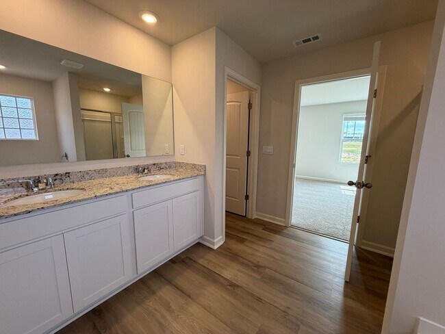 Building Photo - Brand New 5/3 House in Armuchee- $2,195