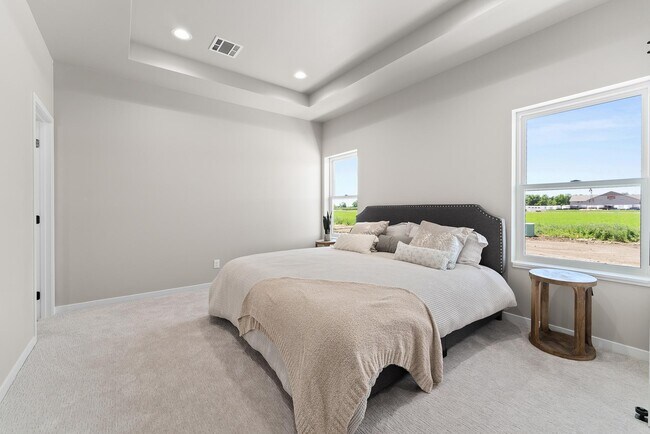 Building Photo - 517 Oxford Ave