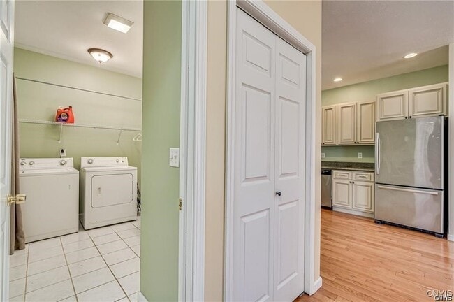 Building Photo - 26558 Andrew Dr