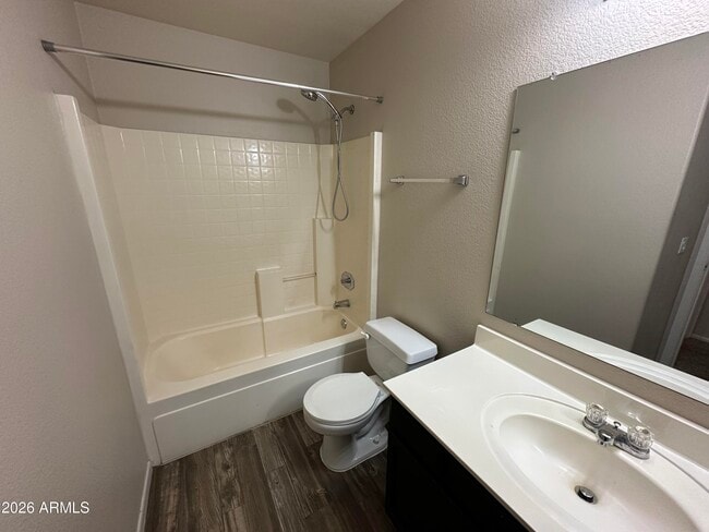 Building Photo - 3057 W Cat Balue Dr