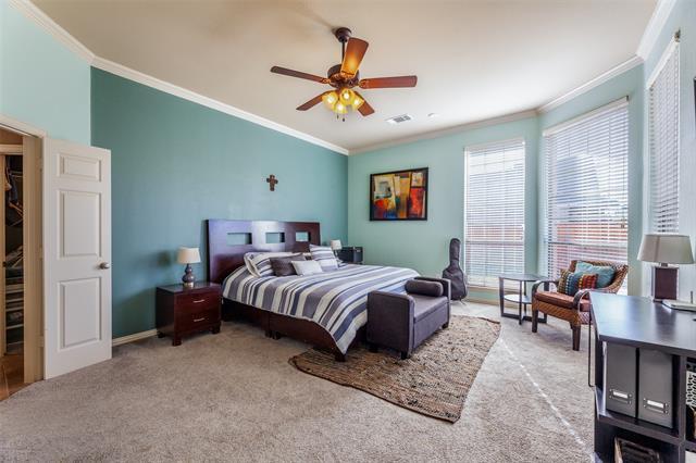 Building Photo - 920 Fannin Dr