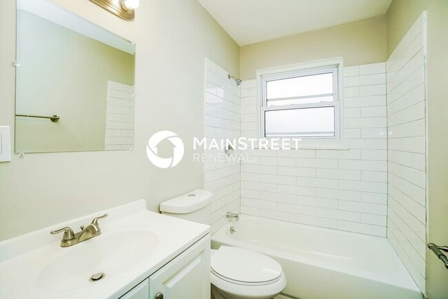 Building Photo - 5 Bedroom Pet-Friendly Home in COLUMBUS, O...