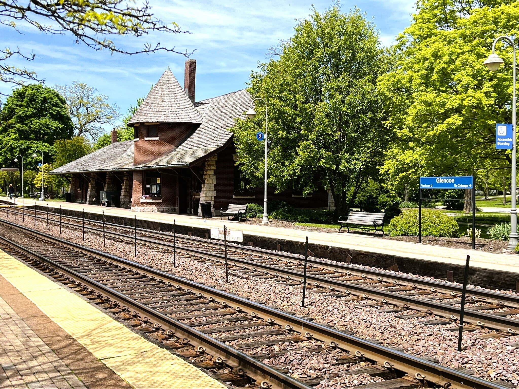 Glencoe Metra Station - 630 Vernon Ave