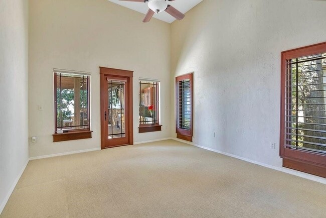 Building Photo - 10577 Down Lakeview Cir