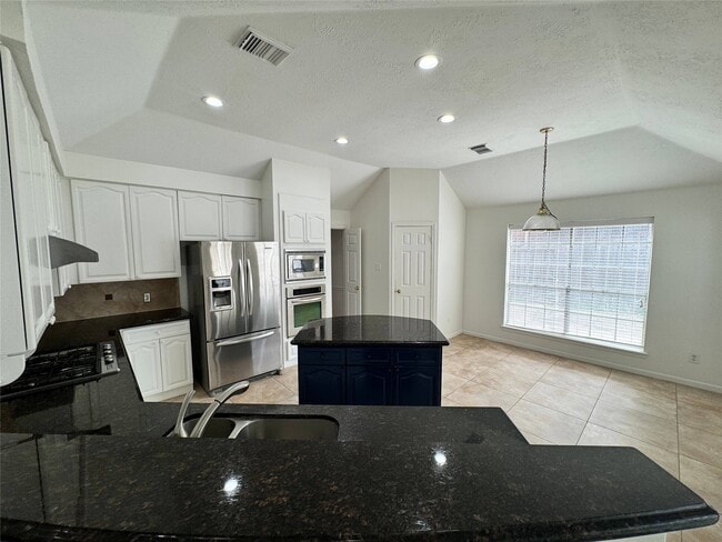 Building Photo - 1718 Berkoff Dr