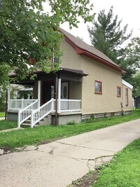 Building Photo - 618 S 8th St