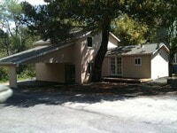 Building Photo - 3/1 Close to UC, hiking, mountain biking and downtown