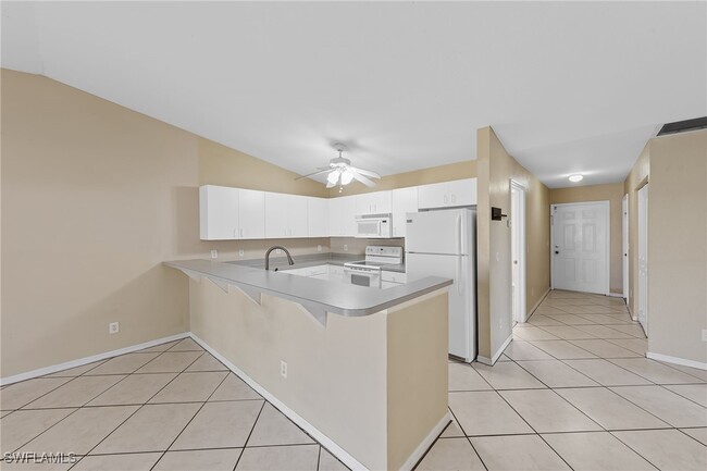 Building Photo - 841 SE 8th Terrace