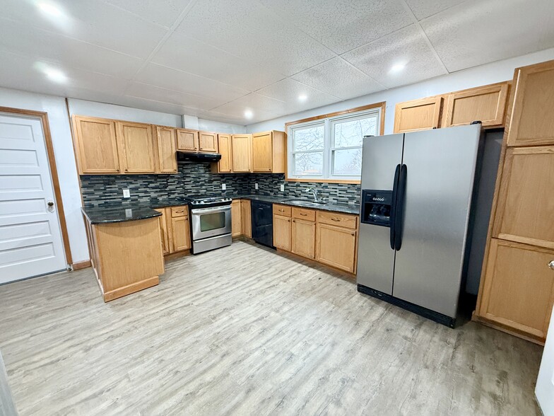 Kitchen - 304 N Williams St