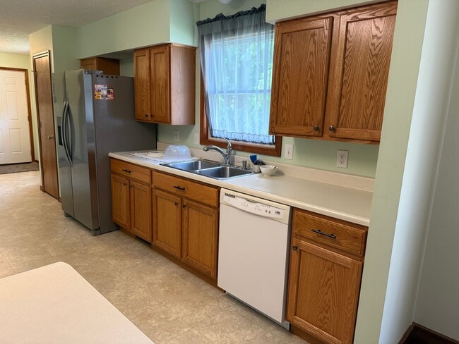 Building Photo - Nice Home for Rent in Downtown Wakarusa