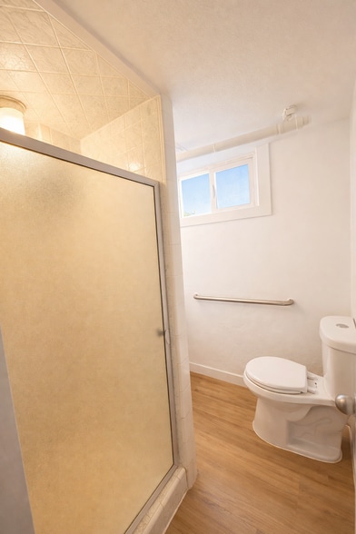 Building Photo - 3180 S Breeze Dr