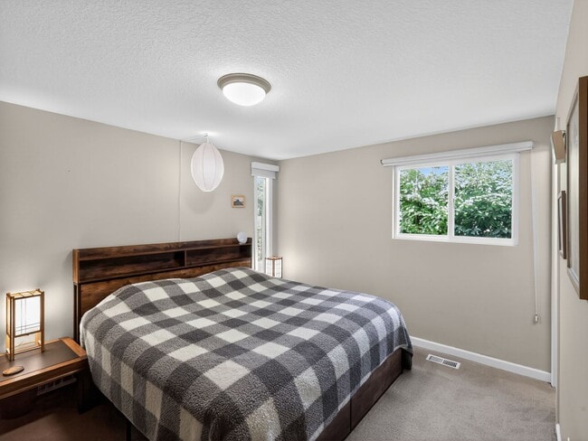 Building Photo - Fully Remodeled Single-Level in Four Seasons — Central A/C, Dual-Pane Windows, Engineered Hardwoo...