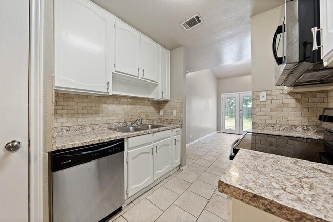 Building Photo - 10 Rawhide Cir