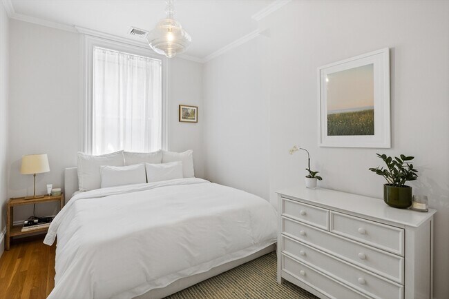 Building Photo - 101 Beacon St