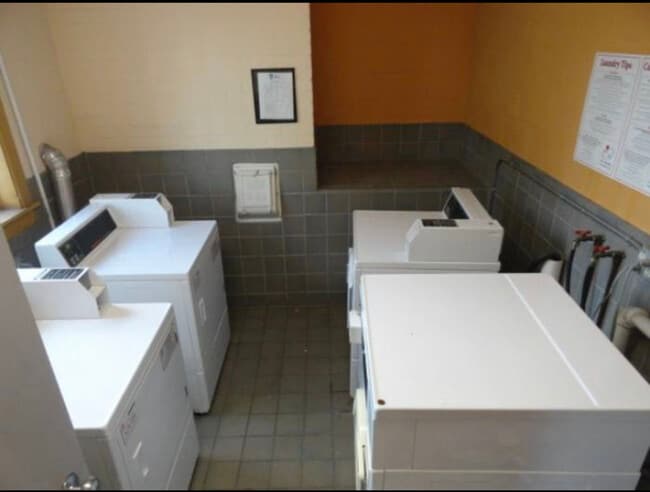 Building Photo - 2525 3rd Ave S