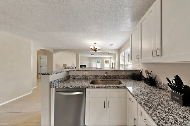 Building Photo - 5323 Ridge Rock Ave NW