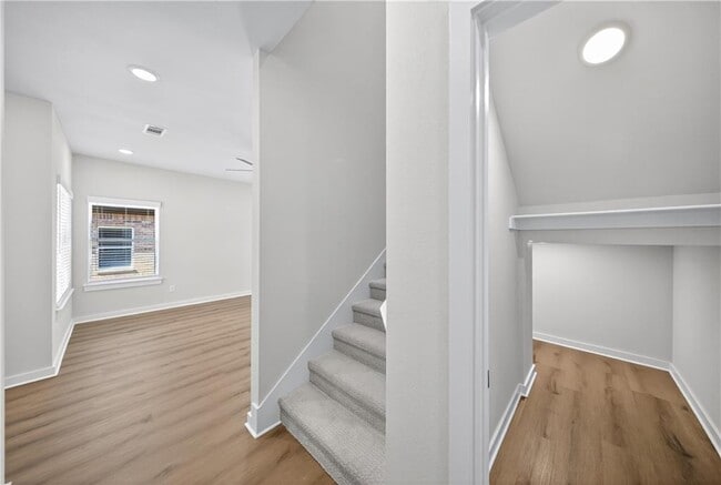 Building Photo - 603 Cosmos St