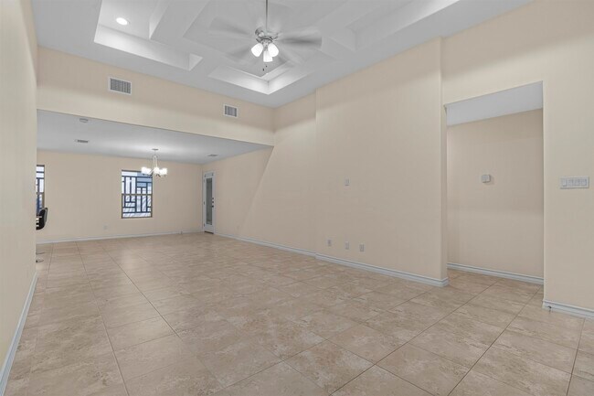 Building Photo - 902 La Rosita