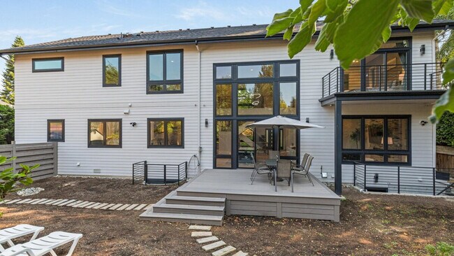 Building Photo - 115 110th Pl SE