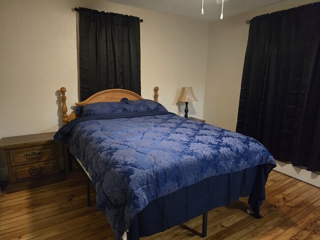 Building Photo - 2017 Windsor Ave