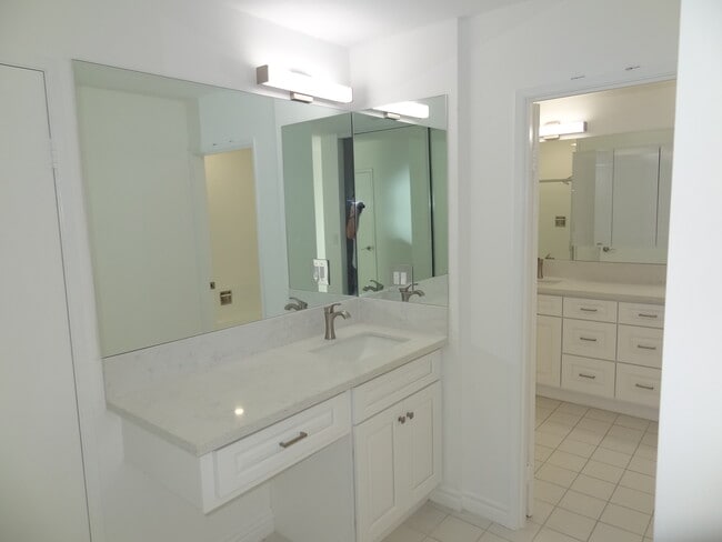 Master Bedroom Vanity Area - 303 N Swall Dr