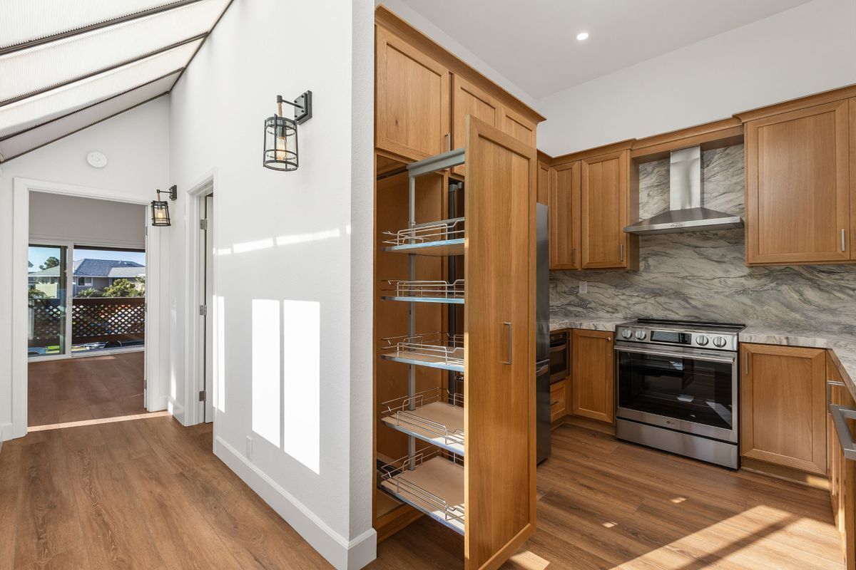 Building Photo - 24512 Alta Vista Dr