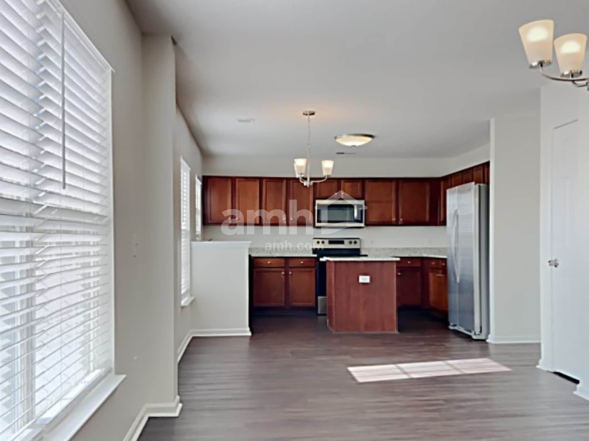 Building Photo - 1099 Moss Grove Dr