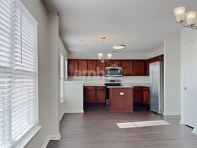 Building Photo - 1099 Moss Grove Dr