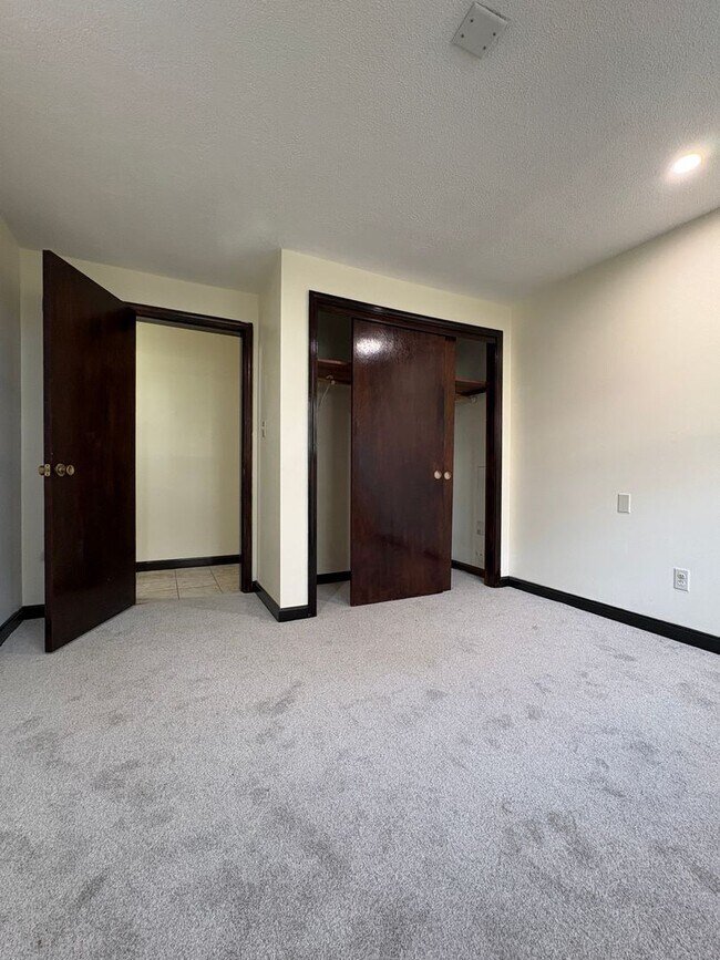 Building Photo - Beautifully updated 2 bedroom condo, with 2 reserved parking spots, in Dracut MA