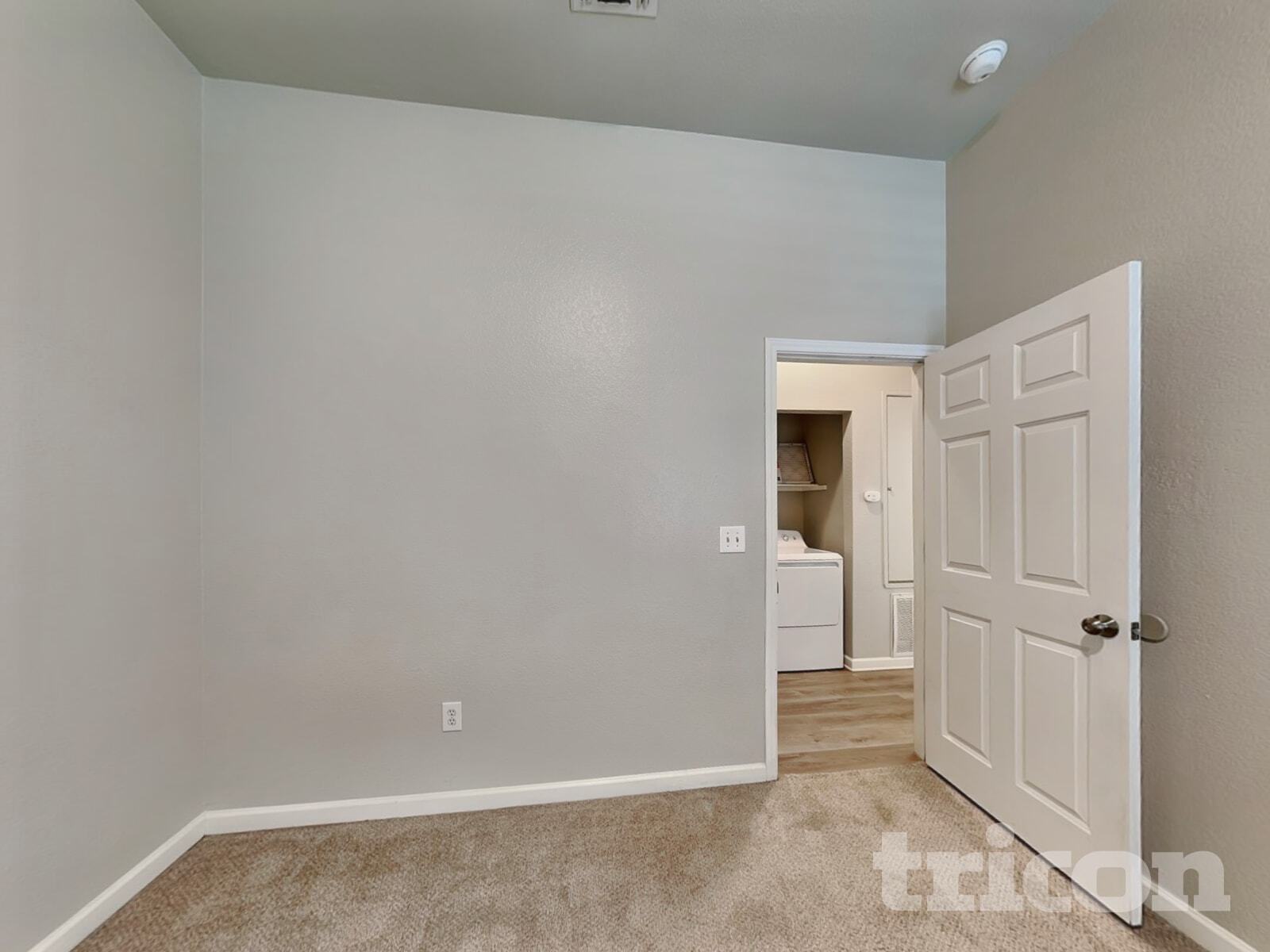 Building Photo - 9822 Vandenberg Way