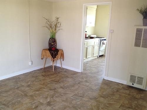 Building Photo - 10600 S Inglewood Ave