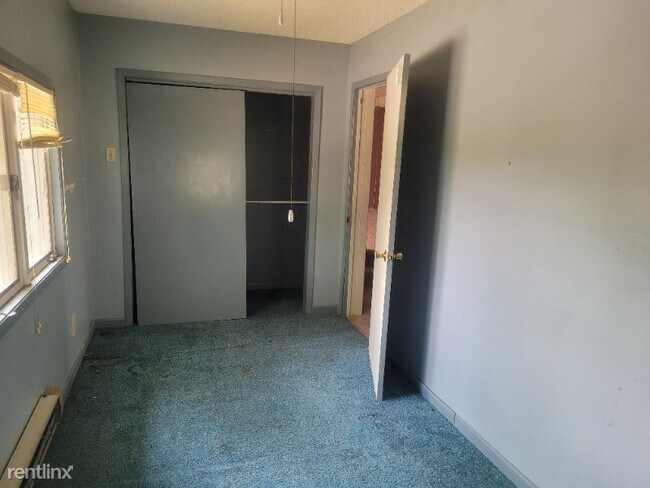 Building Photo - 3404 Main St