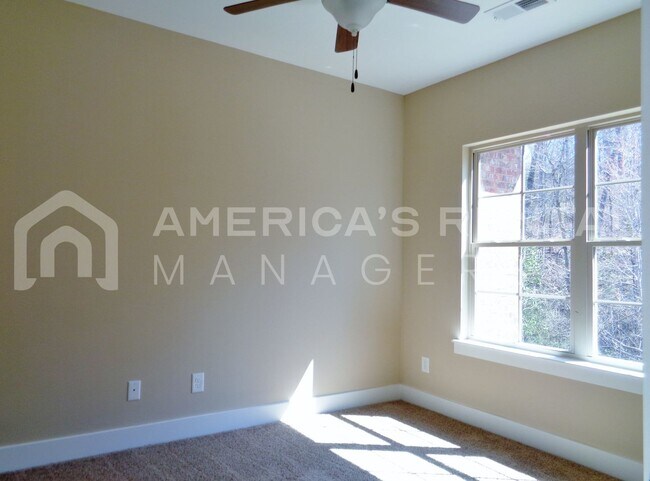 Building Photo - DEPOSIT PENDING!!! Town Home in Gardendale...