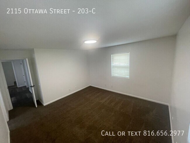Building Photo - 2115 Ottawa St