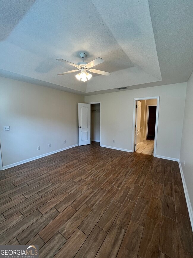 Building Photo - 231 Royal Palms Ave