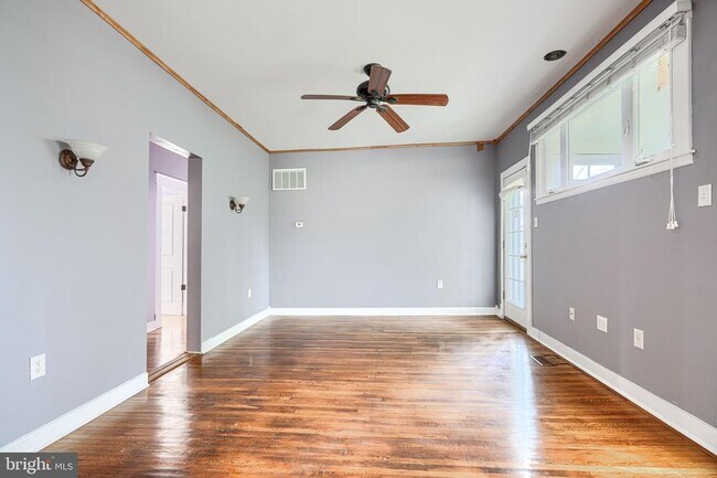 Building Photo - 3213 Vickers Rd