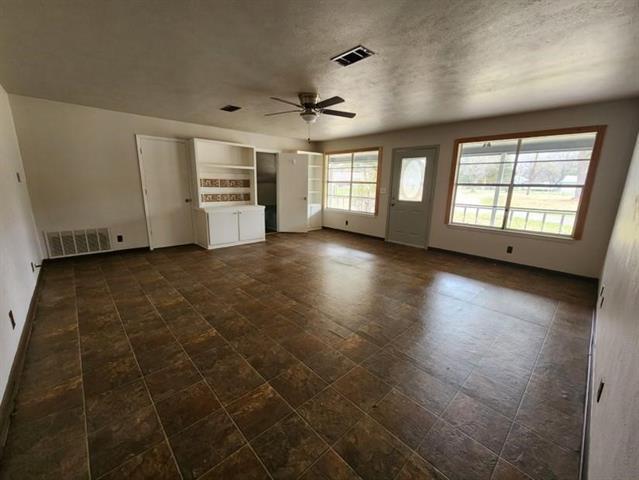 Building Photo - 1506 Mitchell Dr