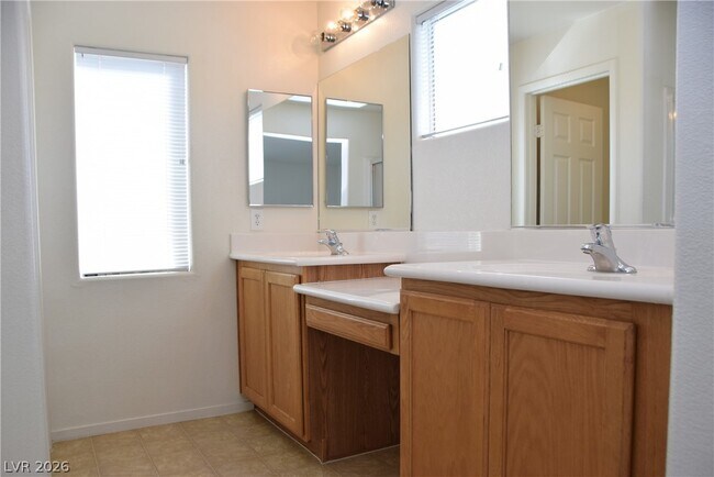 Building Photo - 9440 Crimson Sky St