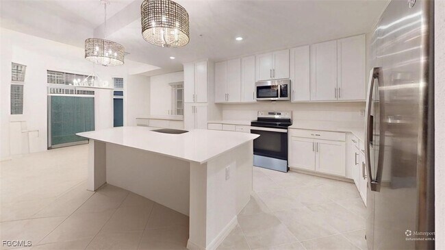 Building Photo - 15375 Grn Acrs Ave