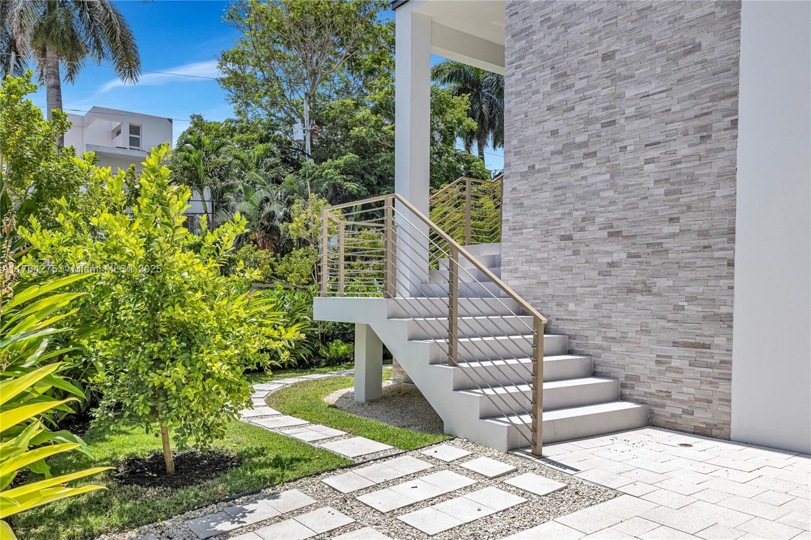 Building Photo - 1351 S Venetian Way