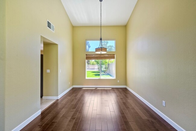 Building Photo - 1198 Sunbright Dr