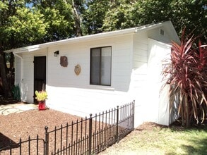 Building Photo - 684 B St