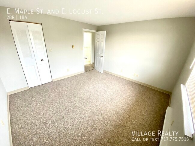 Building Photo - 361 E Maple St