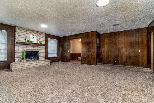 Building Photo - 5712 SW 48th Ave
