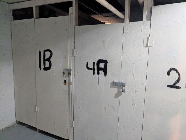 Building Photo - 106 Summer St