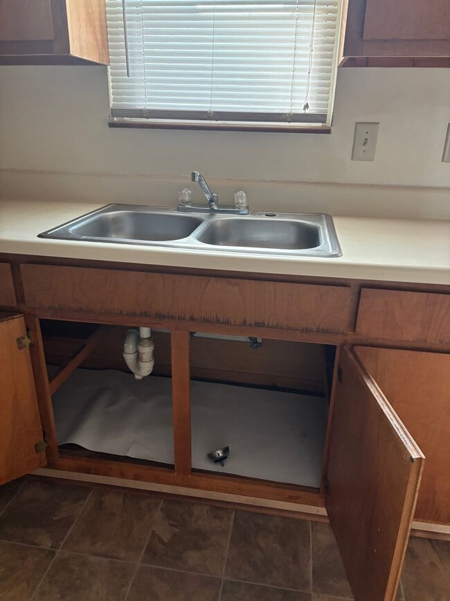 Building Photo - 1116 Park St