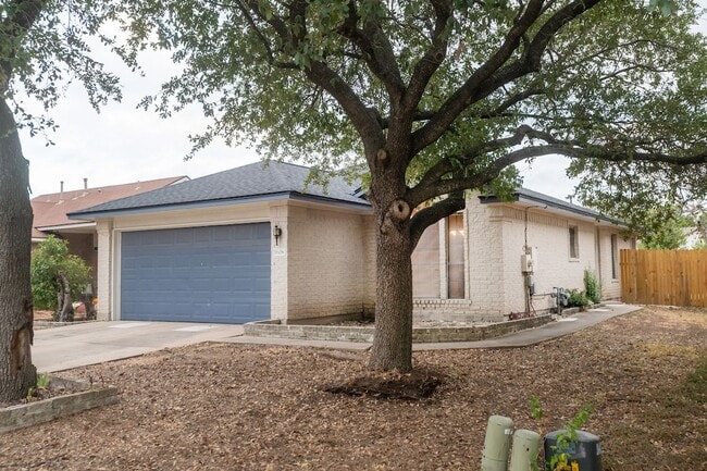 Primary Photo - Nestled in Round Rock neighborhood.