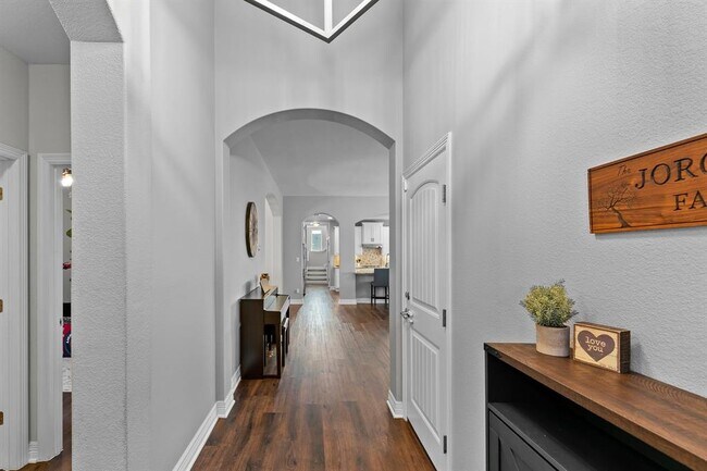 Building Photo - 112 Coral Bean Way